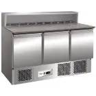 Refrigerated saladette and pizza counter - Stainless steel AISI 304 - Mod G-PS903 - Gastronorm 1/1 (cm 53 x 32,5) -Static cooling - N 3 solid door - Temperature range +2°/+8°C - Dimensions cm L 136,5 x D 70 x 110 H