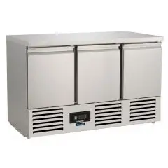 REFRIGERATED SALADETTE AND COUNTER - AISI 304 STAINLESS STEEL - Mod SF 903 TOP - STATIC-COOLED WITH FAN - GASTRONORM 1/1 (cm 53 x 32,5) - N 3 REFRIGERATED DOORS - TEMPERATURE +2°/+8°C - Dim cm L 136,8 x D 70 x h 87