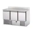 REFRIGERATED SALADETTE AND COUNTER - Mod. SLV03NX - VENTILATED COOLING - GASTRONORM 1/1 (cm 53x32,5) - STAINLESS STEEL COUNTER COMPLETE WITH UPSTAND - N. 3 REFRIGERATED DOORS - TEMPERATURE +4°/+6°C - Dimensions cm L 138,4 x D 70 x H 98 - EC standards