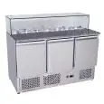 REFRIGERATED SALADETTE AND PIZZA COUNTER - Mod. ESL3864GR - STATIC COOLING - GASTRONORM 1/1 (cm 53x32,5) - GRANITE WORKTOP - STAINLESS STEEL UPSTAND FOR N. 7 PANS GN 1/3 (cm 32,5x17,6) - N. 3 REFRIGERATED DOORS - TEMPERATURE -2°/+8°C - Dim. cm L 138 x D 7