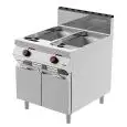 GAS FRYER - BOHEME LINE - MOD FRG92ME - Internal burners within the tank - 2 tanks of 22 L + 22 L of oil - 2 neutral compartments with doors - Power kW 41 - Dimensions cm L 80 x D 90 x H 90 - CE Standard